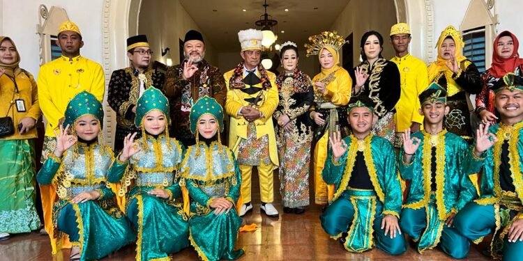 Pimpin Duta Seni Budaya Berau dalam BEN Carnifal 2nd 2023 di Kota Blitar, Gamalis berharap jadi ajang promosi pariwisata Berau
