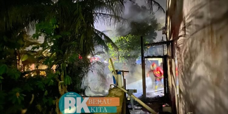 Ditinggal Pemiliknya keluar Rumah, Satu Unit Rumah di Kedaung Ludes Di Amuk Si jago Merah, Kerugian Ditaksir Hingga Ratusan Juta