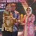 Kali Kedua Bupati Sri Juniarsih Mas Raih Upakarya Wanua Nugraha dan Sukses Antarkan Kampung Labanan Makarti Juara Nasional