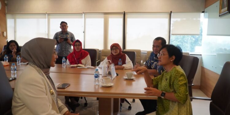 Bangkitkan Kembali Moda Transportasi Udara di Kalimarau, Bupati Temui Dirjen Perhubungan Udara Kemenhub