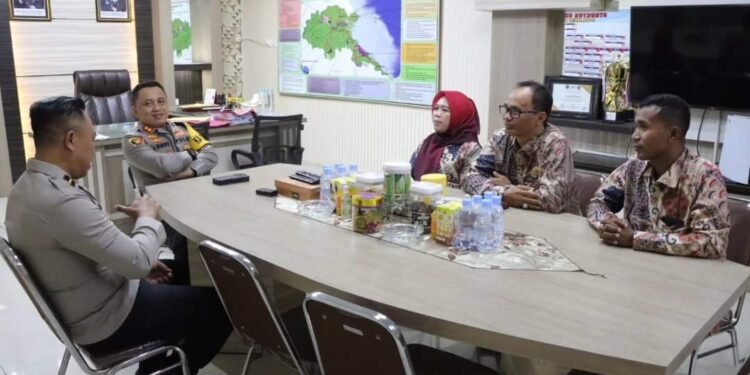 Membangun Sinergi untuk Pemilu 2024, Bawaslu Berau Silaturahmi dengan Kapolres Berau