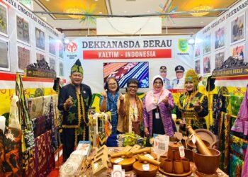 Kerajinan Limba Kayu Ulin Dekranasda Berau Paling Laris di Kriyanusa 2023