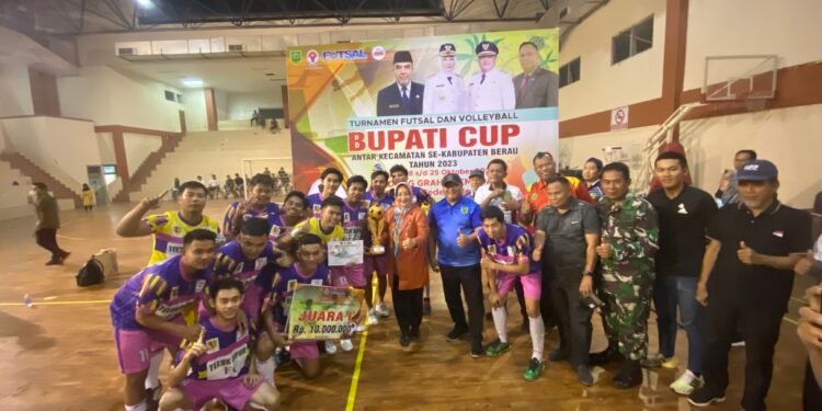 Tutup Turnamen Futsal dan Voli Bupati Cup antar Kecamatan 2023, Bupati Harapkan Lahir atlet-Atlet Berprestasi Berau