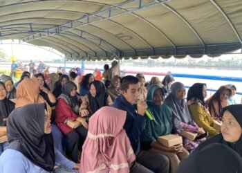 Gelar Jumat Berkah, H. Agus Uriansyah Jalin Silaturahmi Dengan Warga RT 05 Gunung Tabur