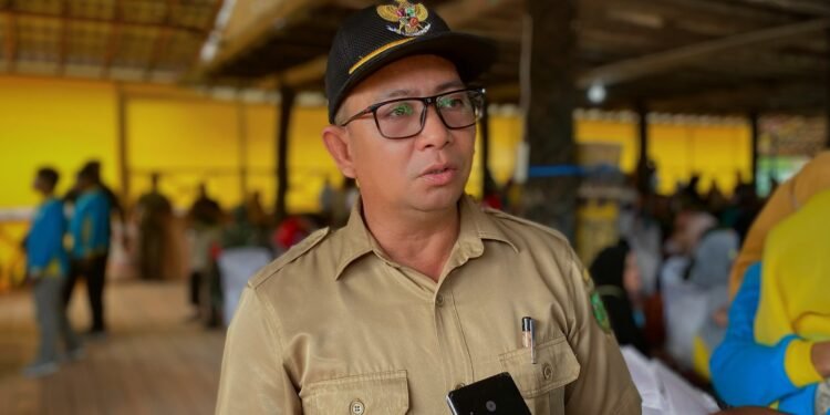 Kakam Tumbit Dayak Harapkan Pembangunan Jalan Kampung dilanjutkan Kembali di 2024