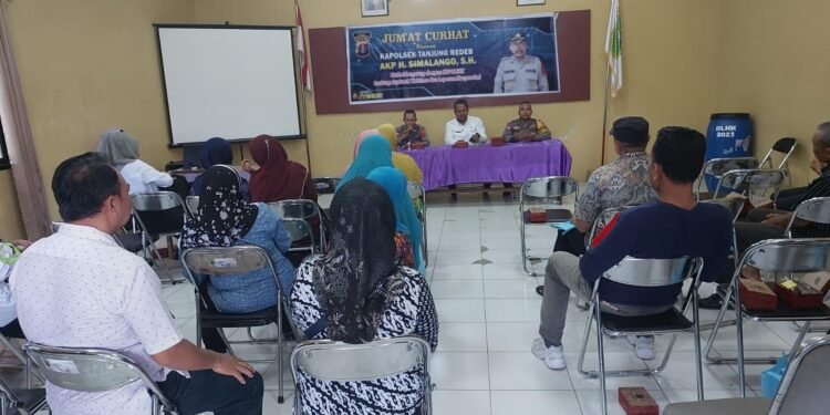 Tampung Aspirasi Masyarakat, Polsek Tanjung Redeb Gelar Jumat Curhat
