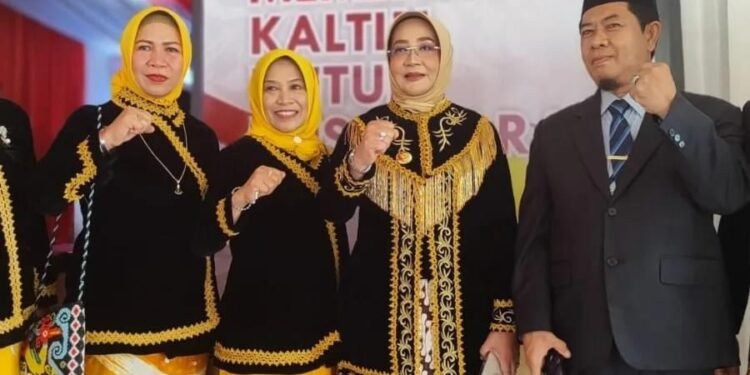 DPMK kembali Raih Panji Keberhasilan Terbaik I Di Peringatan Hut Ke 67 Provinsi Kaltim