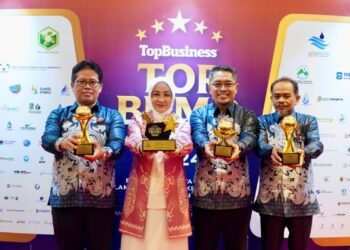 Bupati Sri Juniarsih Raih Anugerah Top Pembina BUMD 2024  Tiga Kali Bintang Lima, Perumda Batiwakkal Raih Golden Trophy