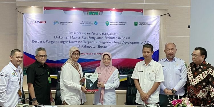 Jalin Kerja Sama, Pemkab Berau Dukung Perhutanan Sosial