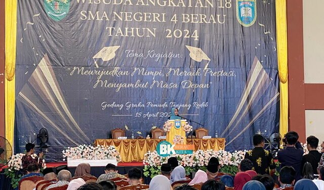 Bupati Harap Wisudawan hebat dan membanggakan Orang Tua