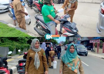 Berkah Ramadan, Kelurahan Karang Ambun Bersama Forum RT Bagikan Ratusan Takjil Gratis Kepada Warga dan Pengguna Jalan