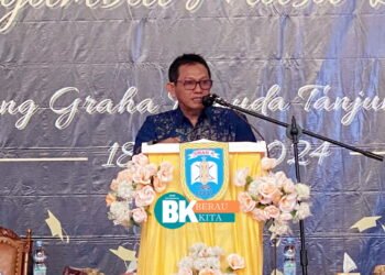 M.Ichsan Rapi Beri Apresiasi Untuk Para Guru SMAN 4 di Wisuda ke 18