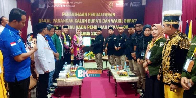 Pasangan Calon Bupati dan Wakil Bupati Koalisi Sragam Daftar Ke KPU Berau, KPU: Pendaftar Pertama