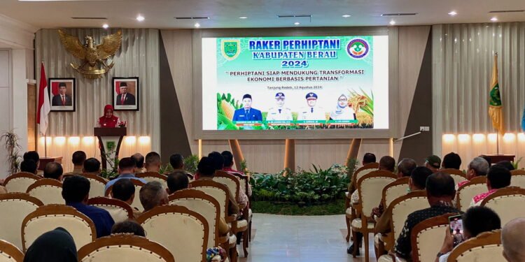 Buka Raker Perhiptani, Bupati Komitmen Dukung Kesejahteraan Perhiptani dan Peningkatan Ekonomi Masyarakat
