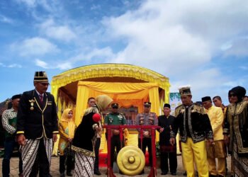Melalui Hari Jadi Kelurahan Gunung Tabur ke-21 dan Abut Bassar ke-3 Kesultanan, Bupati Harap Tradisi Adat Budaya Tetap Lestari