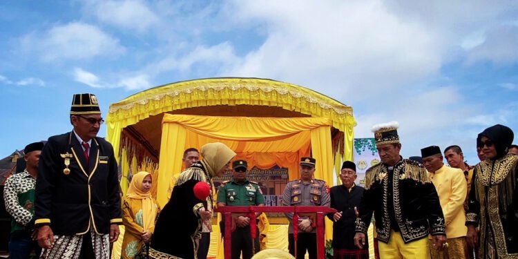 Melalui Hari Jadi Kelurahan Gunung Tabur ke-21 dan Abut Bassar ke-3 Kesultanan, Bupati Harap Tradisi Adat Budaya Tetap Lestari