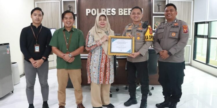 Komitmen Dalam Pengelolaan Anggaran, Kapolres Berau Terima Penghargaan IKPA Terbaik dari Kanwil DJPB Provinsi Kaltim