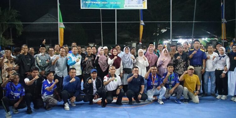 Buka Turnamen Voli Bupati Cup Pesisir 2024, Bupati Sri: Dukung program pembinaan atlet berprestasi