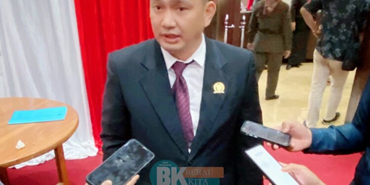 Gideon Akan Kawal Usulan Pendopo dan Pagar Kecamatan Sambaliung Hingga Terealisasi